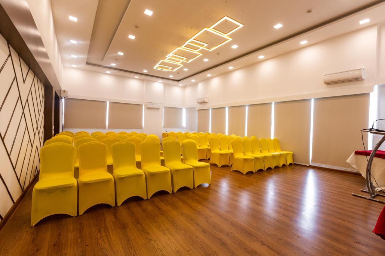 Hotel Clubhouse Nami Residency, Ahmedabad Exterior foto