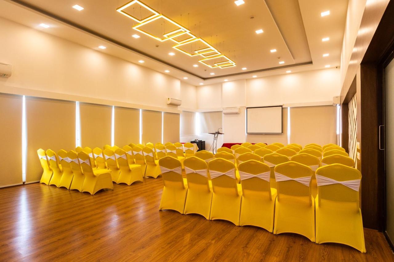 Hotel Clubhouse Nami Residency, Ahmedabad Exterior foto