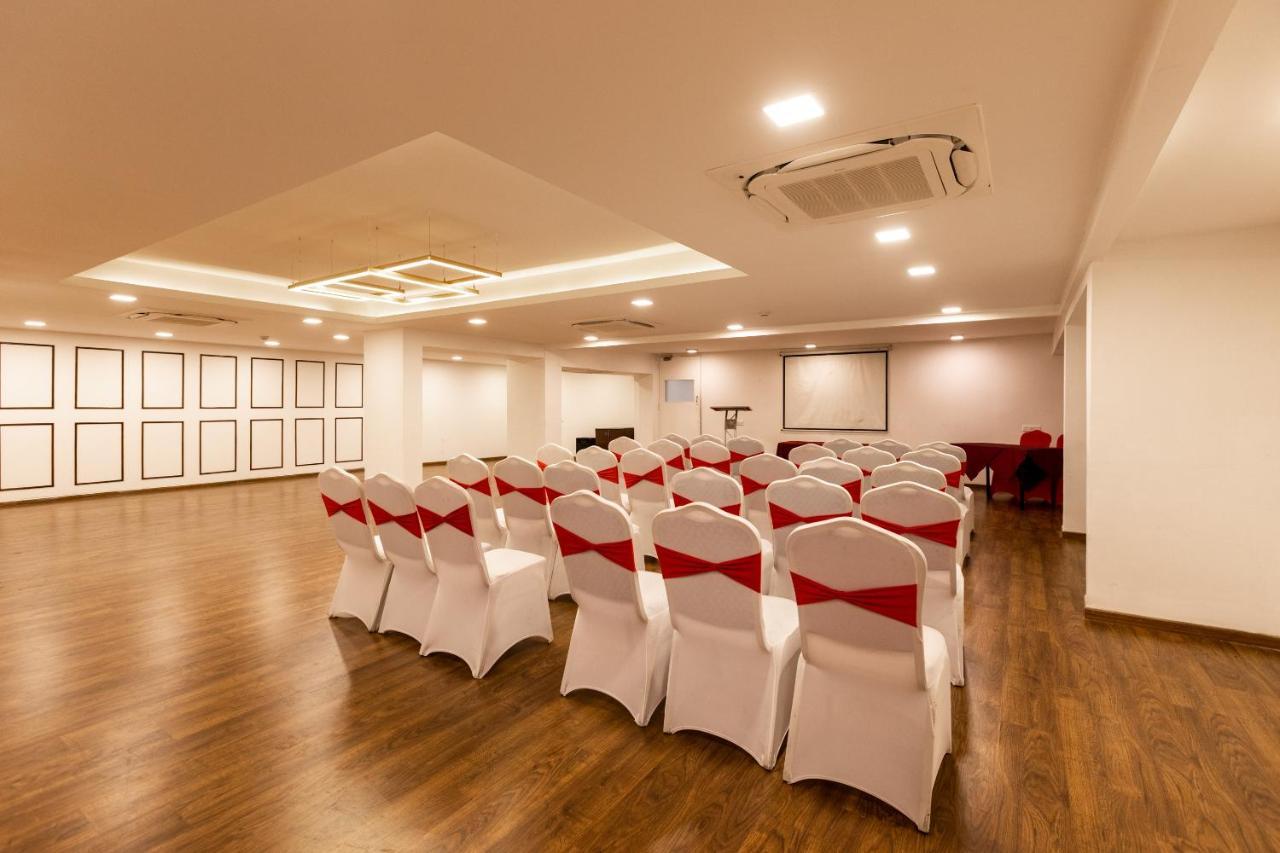 Hotel Clubhouse Nami Residency, Ahmedabad Exterior foto