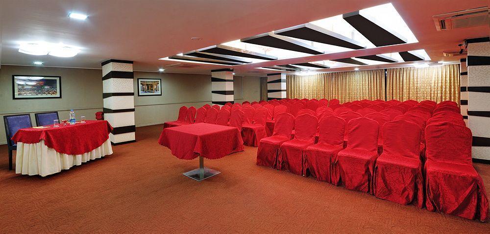 Hotel Clubhouse Nami Residency, Ahmedabad Exterior foto